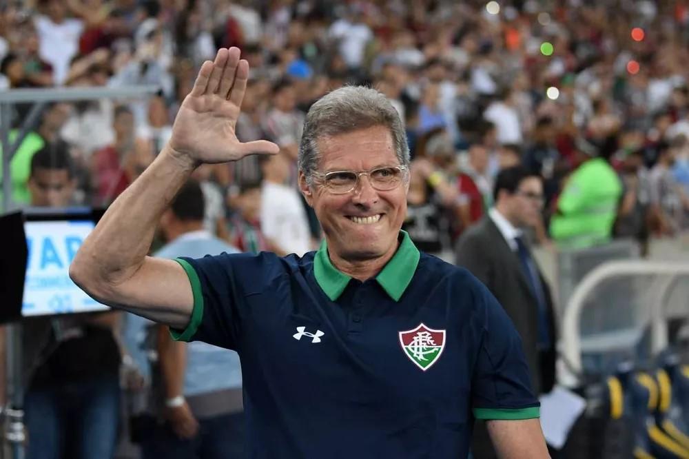 Diante da repercussão, Oswaldo Oliveira ironizou as críticas. Em tom firme, lembrou títulos conquistados (Foto/Alexandre Durão/GloboEsporte.com)