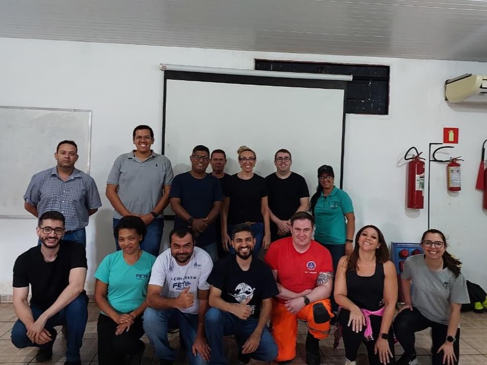 Servidores receberam treinamento prático e teórico sobre prevenção e combate a incêndios, evacuação e primeiros socorros. (Foto/Divulgação PMU)
