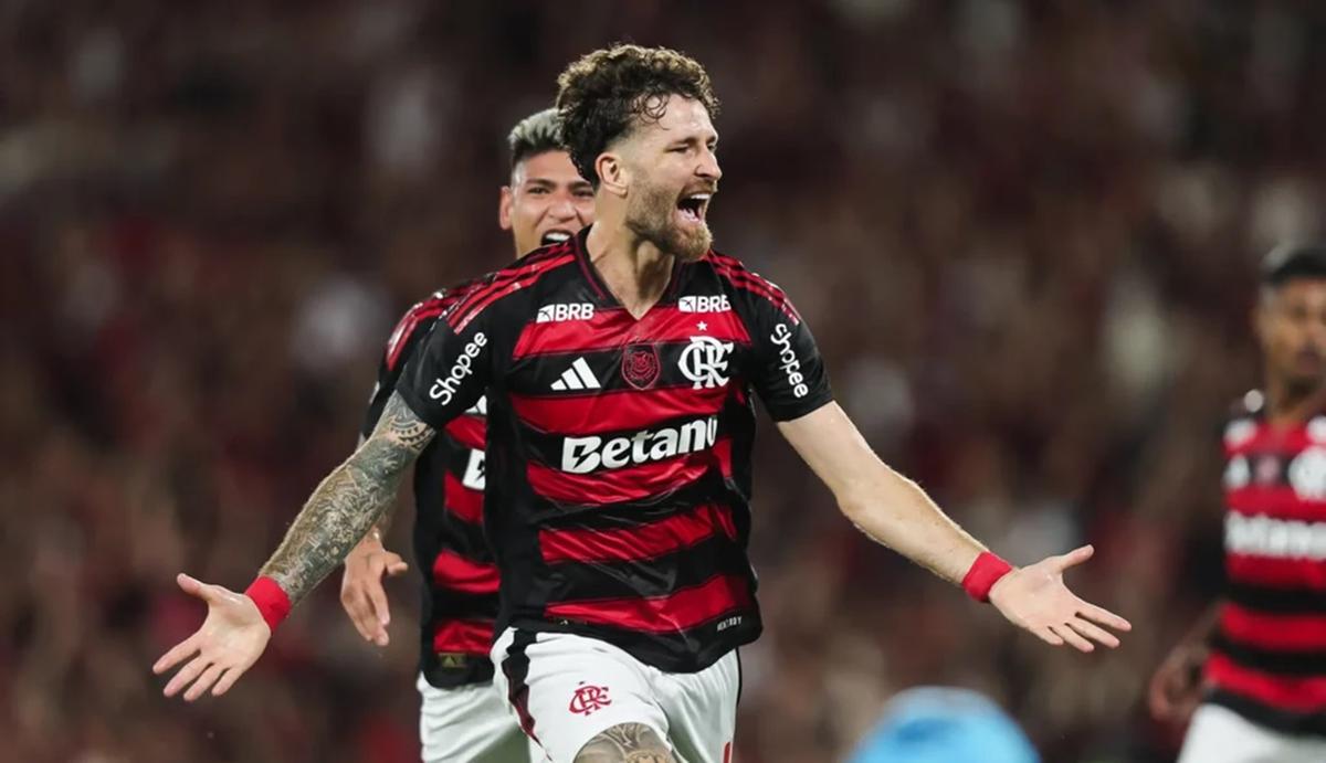 Léo Pereira abriu o placar ainda no primeiro tempo, após cobrança de escanteio (Foto/Gilvan de Souza/Flamengo)