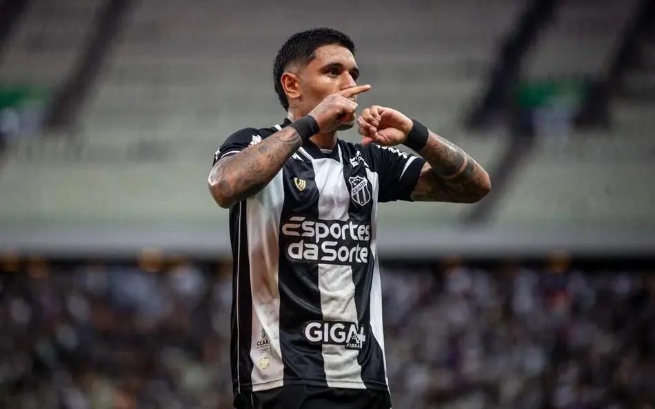 Galeano marcou o gol que garantiu a primeira vitória do Ceará em solo paulista diante do Corinthians (Foto/Felipe Santos/Ceará)