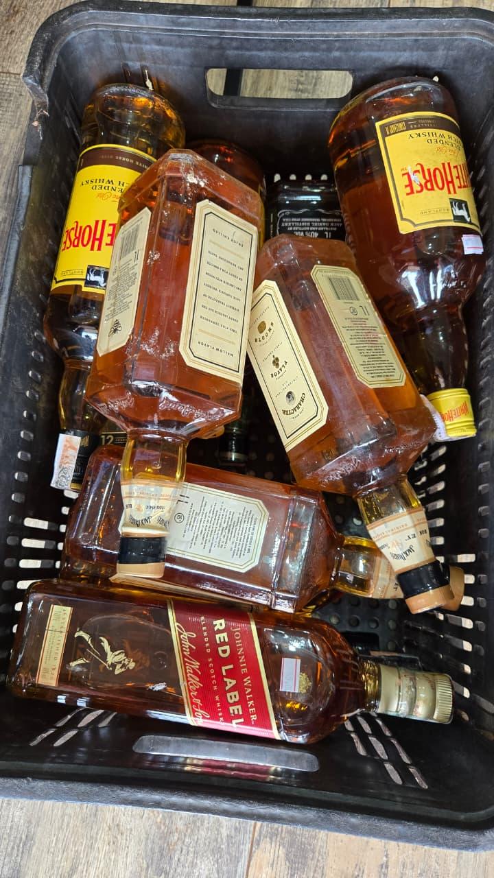 Fiscalização apreende bebidas suspeitas de adulteração e sem procedência em Planura. (Foto/Divulgada/PMMG)