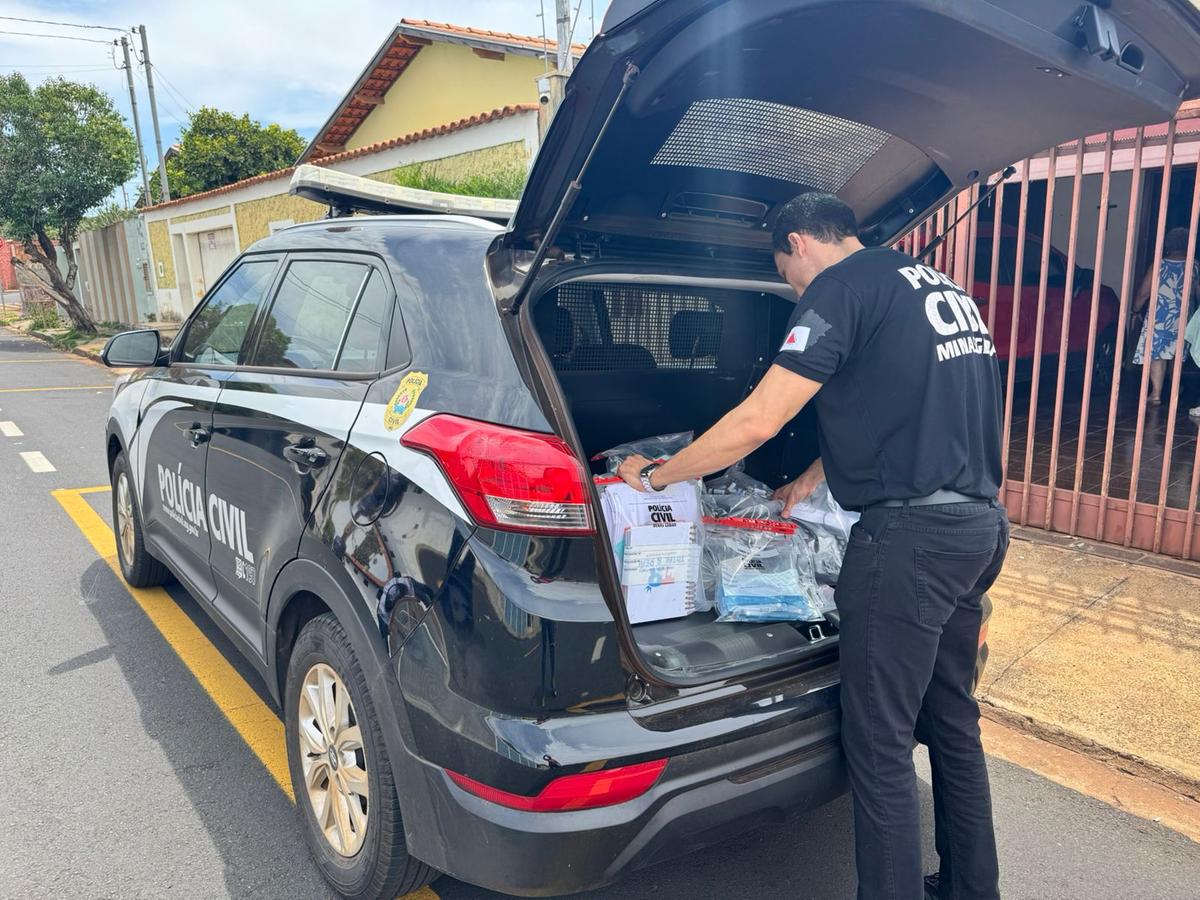 Polícia Civil cumpre buscas e apreensões durante processo de prisão preventiva. (Foto/Divulgação/PC)