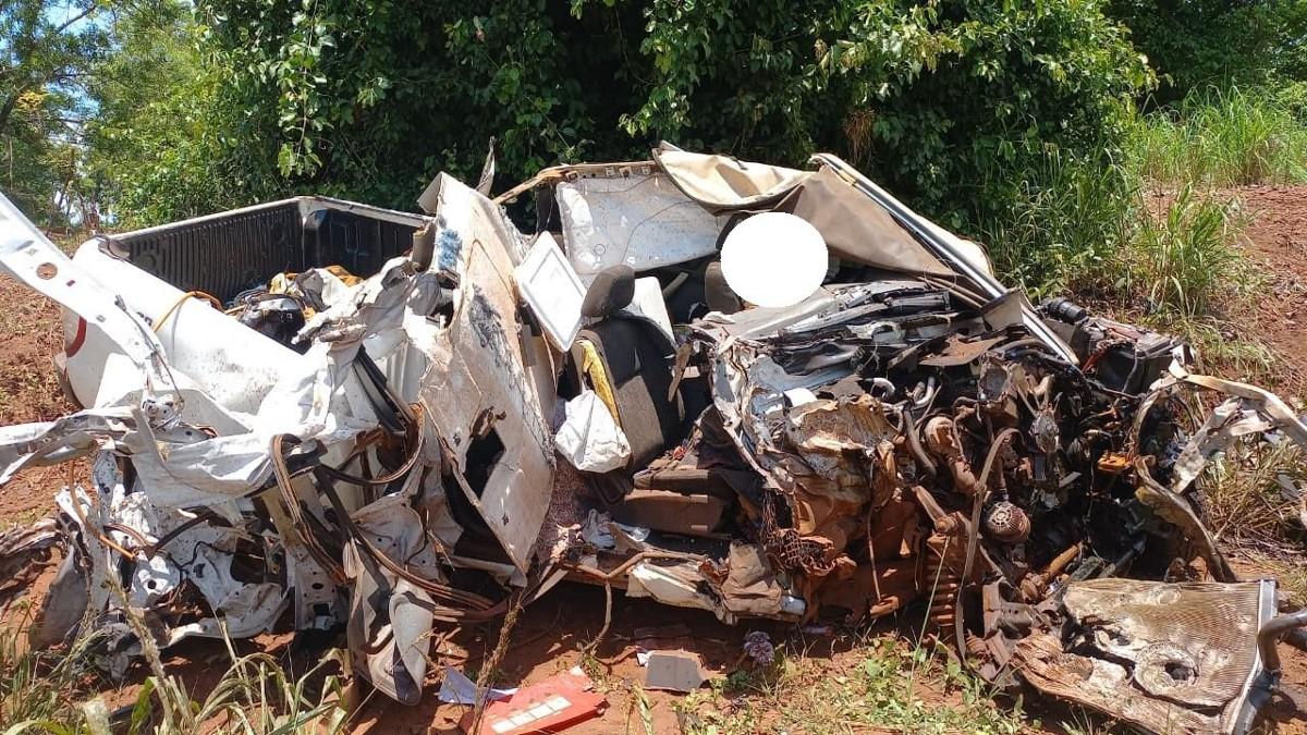 Equipes do Corpo de Bombeiros e Samu atuaram no resgate da vítima (Foto/Corpo de Bombeiros de Minas Gerais/ Divulgação)