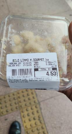 A mulher consumiu parte do produto dentro da loja, mas não pagou pelo produto. (Foto/Divulgação/PMMG)