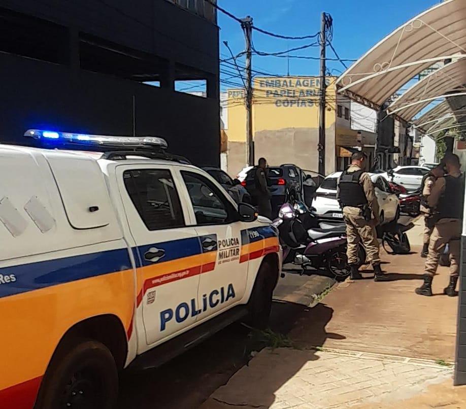 Segundo a investigação, os suspeitos teriam enganado a vítima e subtraído aproximadamente R$ 4 mil, parte em espécie e parte mediante saque bancário (Foto/Reprodução)