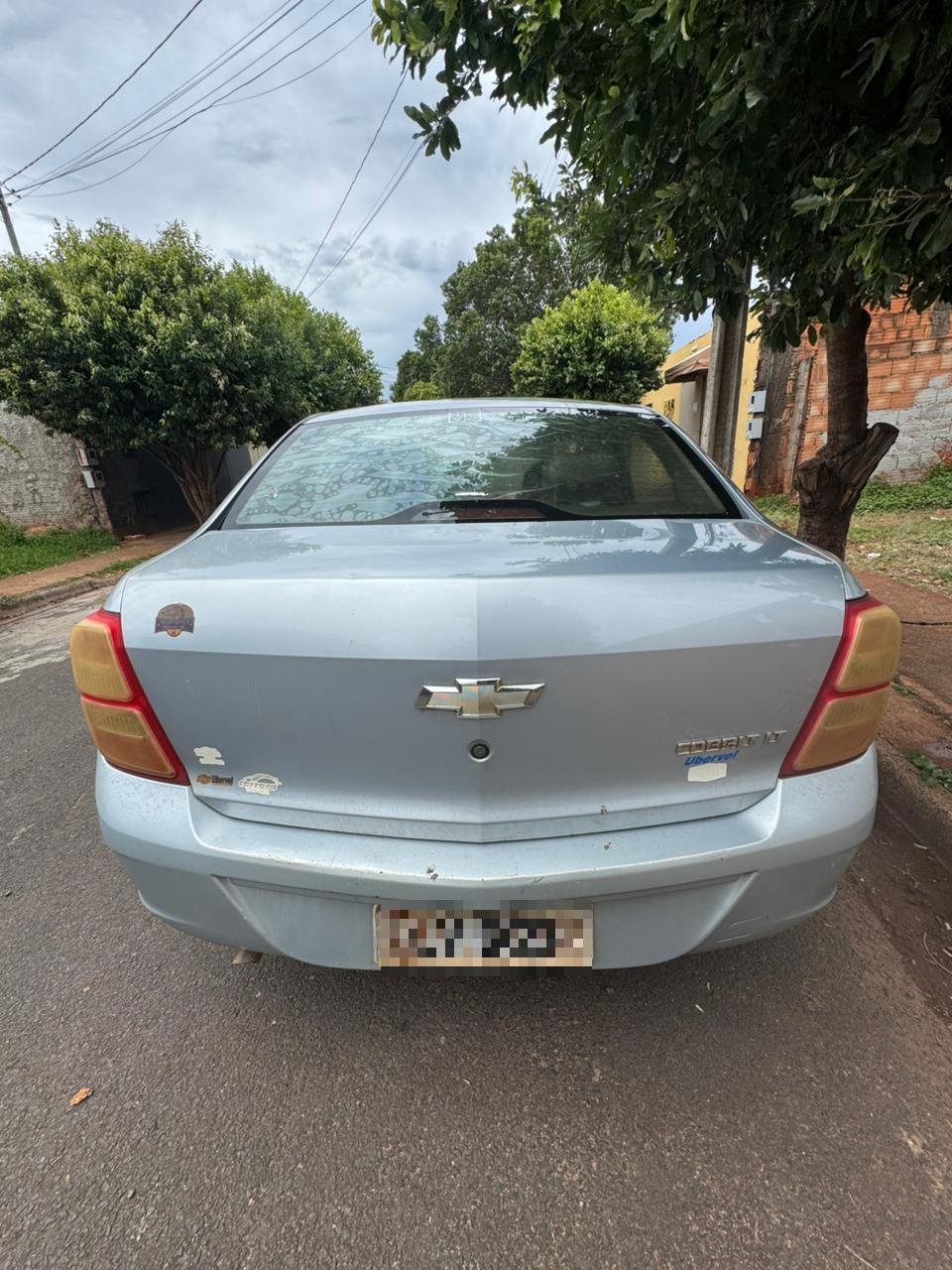 Carro furtado é recuperado pela PM após perseguição; foragido e comparsa foram detidos no bairro Copacabana. (Foto/Divulgação/PMMG)