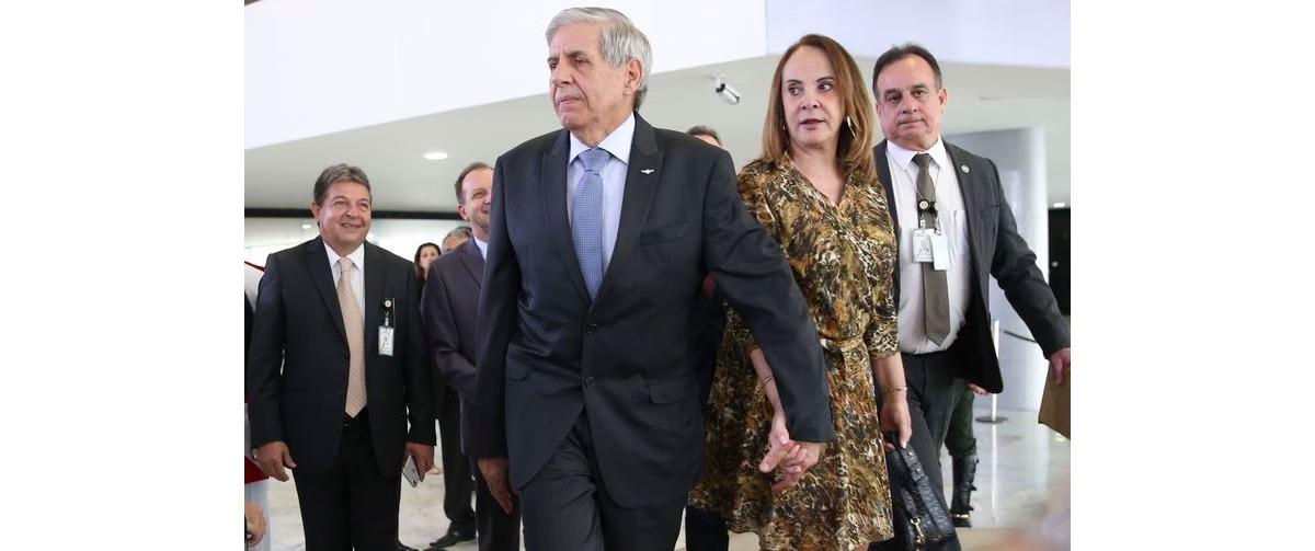 O general Augusto Heleno (centro) foi ministro do governo de Jair Bolsonaro (Foto/Antonio Cruz/Agência Brasil)