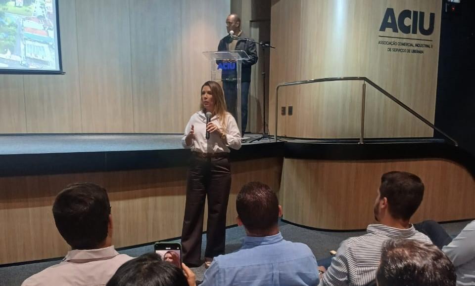 Prefeita Elisa fala com o setor empresarial sobre o projeto de incentivos para reocupação do centro da cidade (Foto/Marconi Lima)