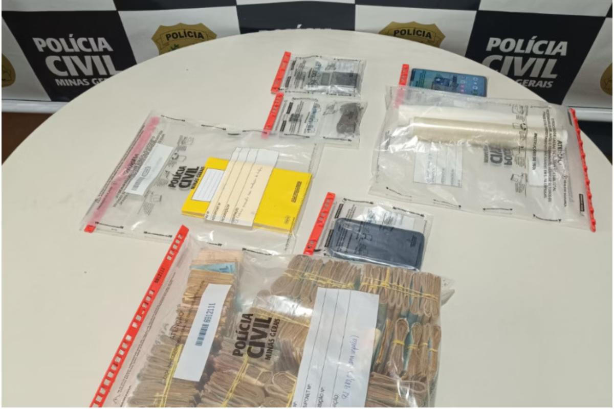 Ao todo, quatro pessoas — de 23, 24, 26 e 41 anos — foram presas desde o início da ofensiva, e R$ 192 mil em espécie foram apreendidos (Foto/Divulgação)