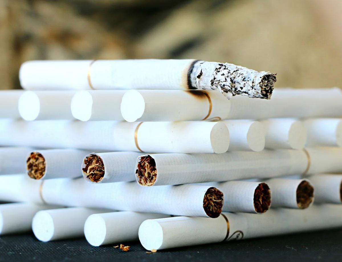 Além dos inúmeros prejuízos à saúde, cigarros falsificados fomentam a criminalidade (Foto/Pixabay/Reprodução)