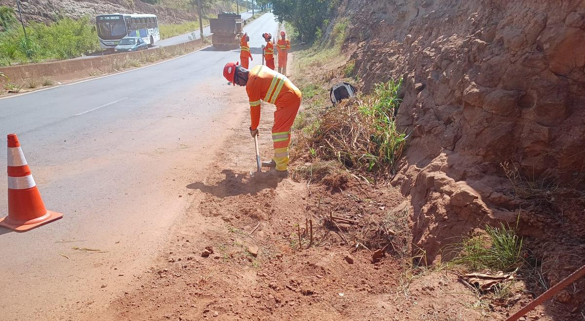 Segundo o secretário de Serviços Urbanos e Obras, Pedro Arduini, a concessionária fez o compromisso de limpar o trecho inferior e deve finalizar ao longo da semana (Foto/Divulgação)