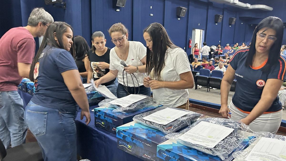 Os funcionários que atuarão no Samu Regional do Triângulo Sul receberam também seus uniformes e participaram da ação de integração (Foto/Divulgação)