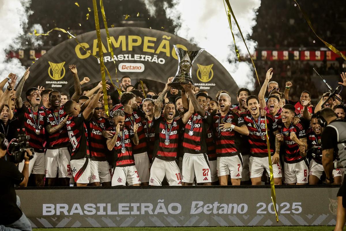 Mal deu tempo de comemorar o tetra da Libertadores, e o Flamengo já gritou “é campeão” novamente (Foto/Gilvan de Souza/CRF)