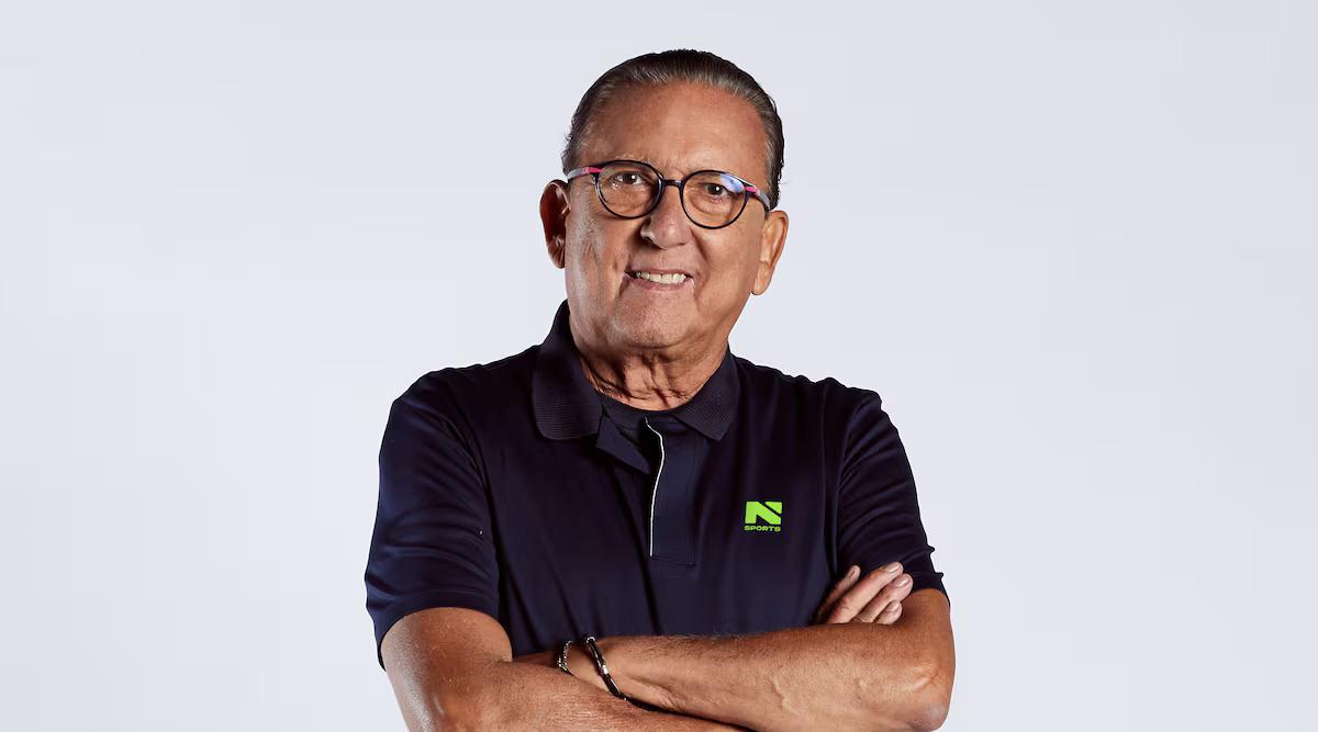 Narrador fará sua primeira participação no SBT durante o sorteio que define os grupos da Copa de 2026 (Foto/Reprodução)