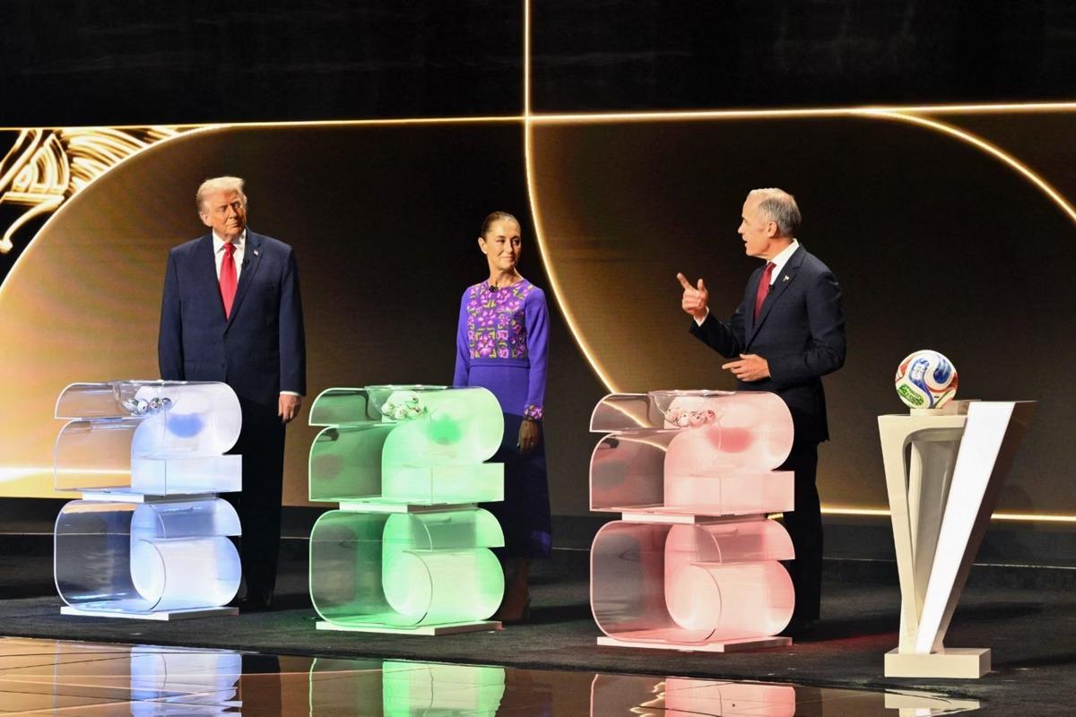 Presidentes dos Estados Unidos e do México e Primeiro Ministro do Canadá participam do sorteio dos grupos do Mundial (Foto/Mandel Ngan/AFP)