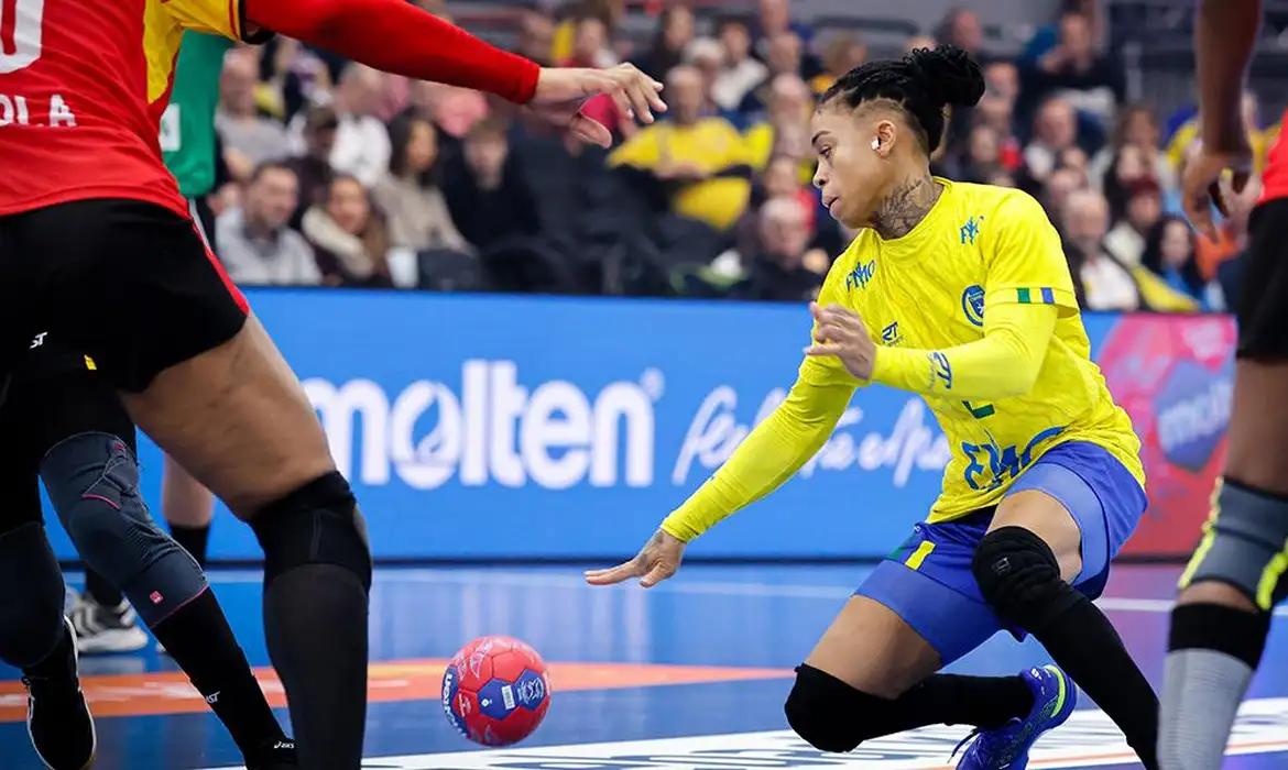 Time garantiu a classificação antecipada para as quartas de final do Campeonato Mundial de handebol feminino. (Foto/Divulgação/IHF)