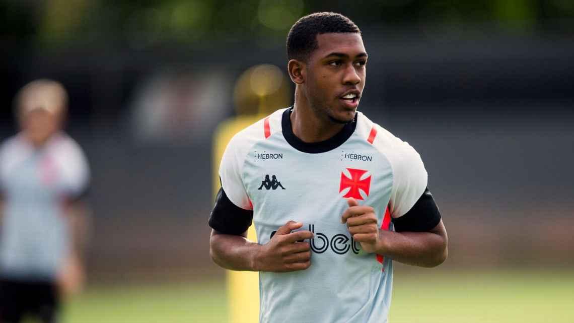 Rayan marcou o gol do empate e iniciou a jogada da virada vascaína por 2 a 1 sobre o Fluminense no Maracanã (Foto/Daniel Ramalho/CRVG)