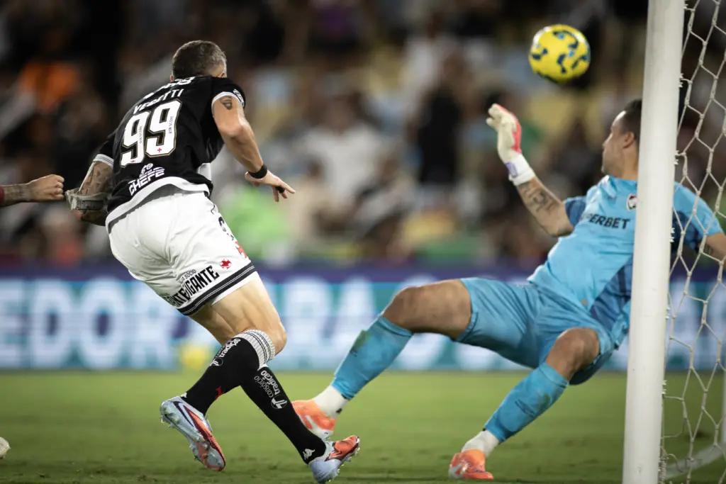 Vasco joga pelo empate, enquanto o Flu precisa vencer por dois ou mais gols para ir à final (Foto/Matheus Lima-CRVG)