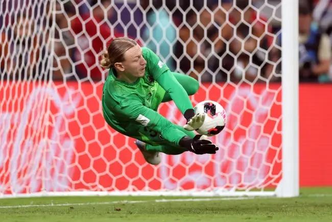 Safonov defendeu quatro pênaltis e foi decisivo no título intercontinental do PSG (Foto/Reprodução)