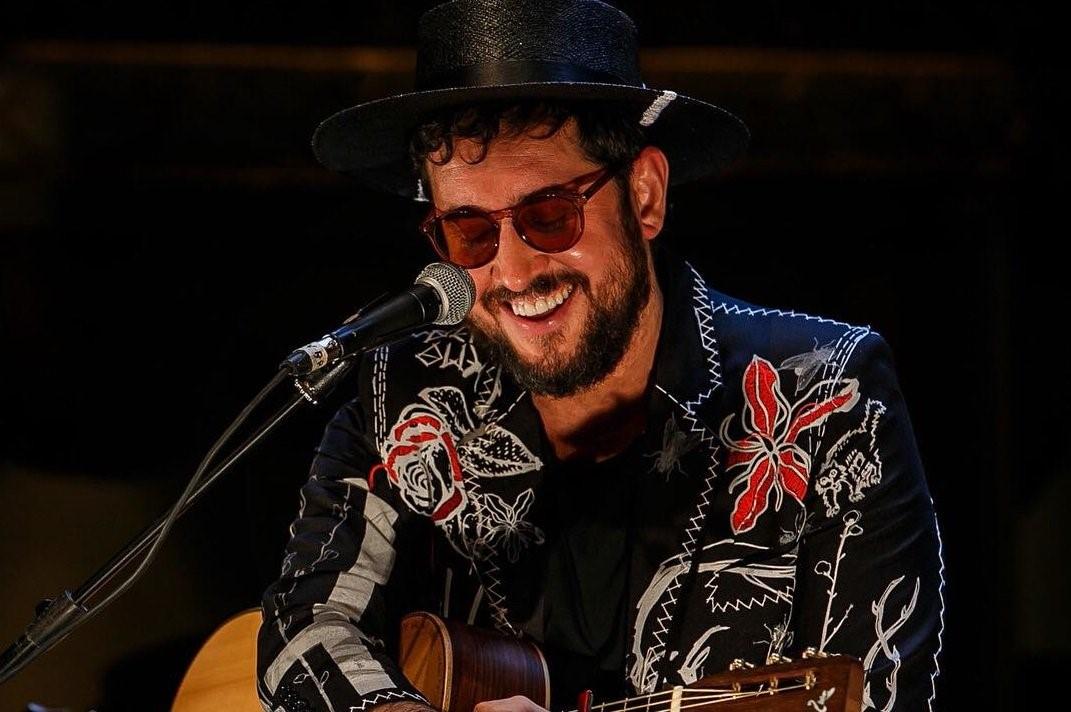 O vocalista do Barão Vermelho, com seu projeto Rodrigo Suricato Blues Rock Experience, é atração confirmada no 3º Festival Internacional Triângulo Blues 2026 (Foto/Arquivo)