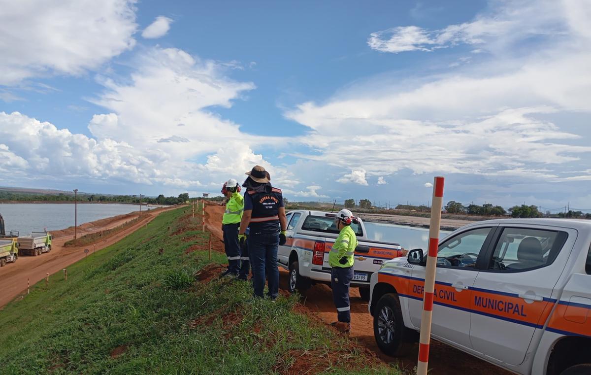 Defesa Civil durante vistoria em barragem (Foto/Divulgação)
