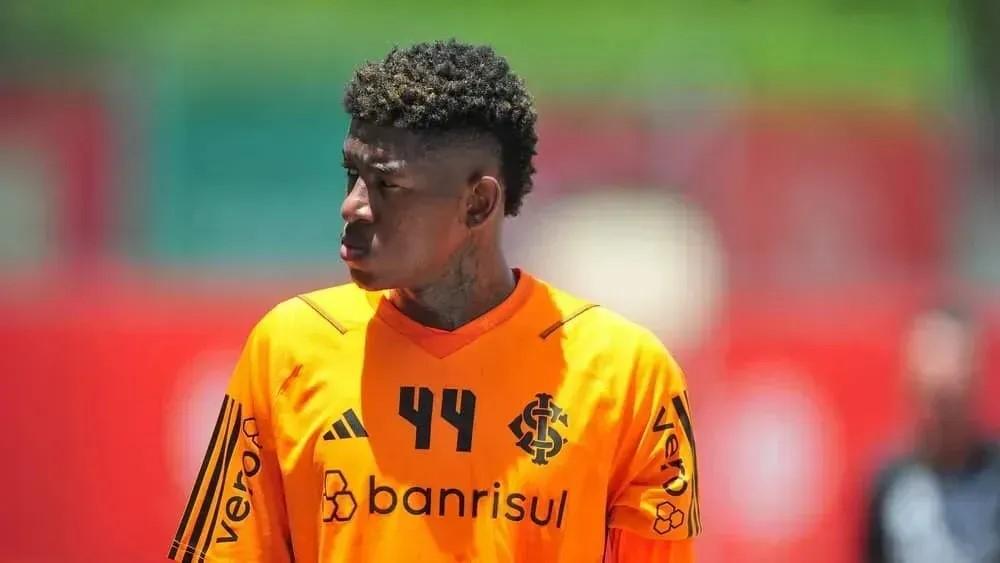 Vitão vira peça central no mercado: Flamengo aumenta oferta, mas Inter endurece nas condições (Foto/Ricardo Duarte/Internacional)
