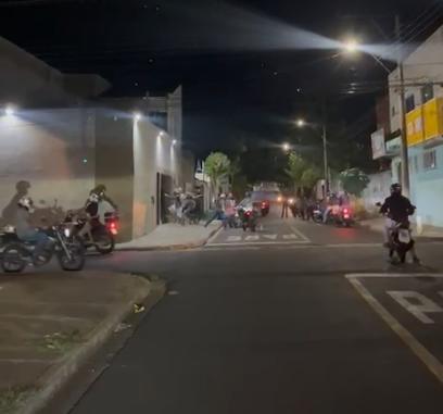 Polícia Militar foi acionada após denúncia de que cerca de 20 motoboys teriam cercado uma residência e feito ameaças ao morador. (Foto/Divulgação/PMMG)