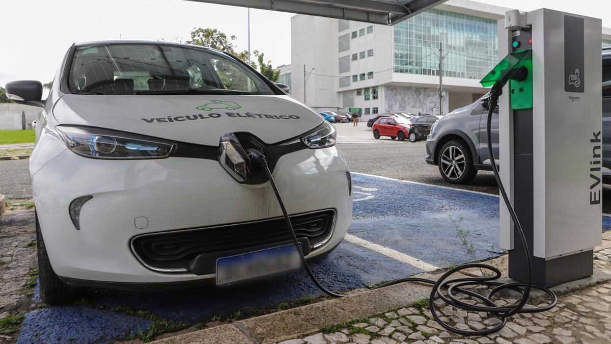Apesar de Uberaba estar na 5ª posição em número de veículo elétricos no Estado, a cidade é a 7ª colocada em número de eletropostos, com apenas 35 pontos disponíveis (Foto/Reprodução)