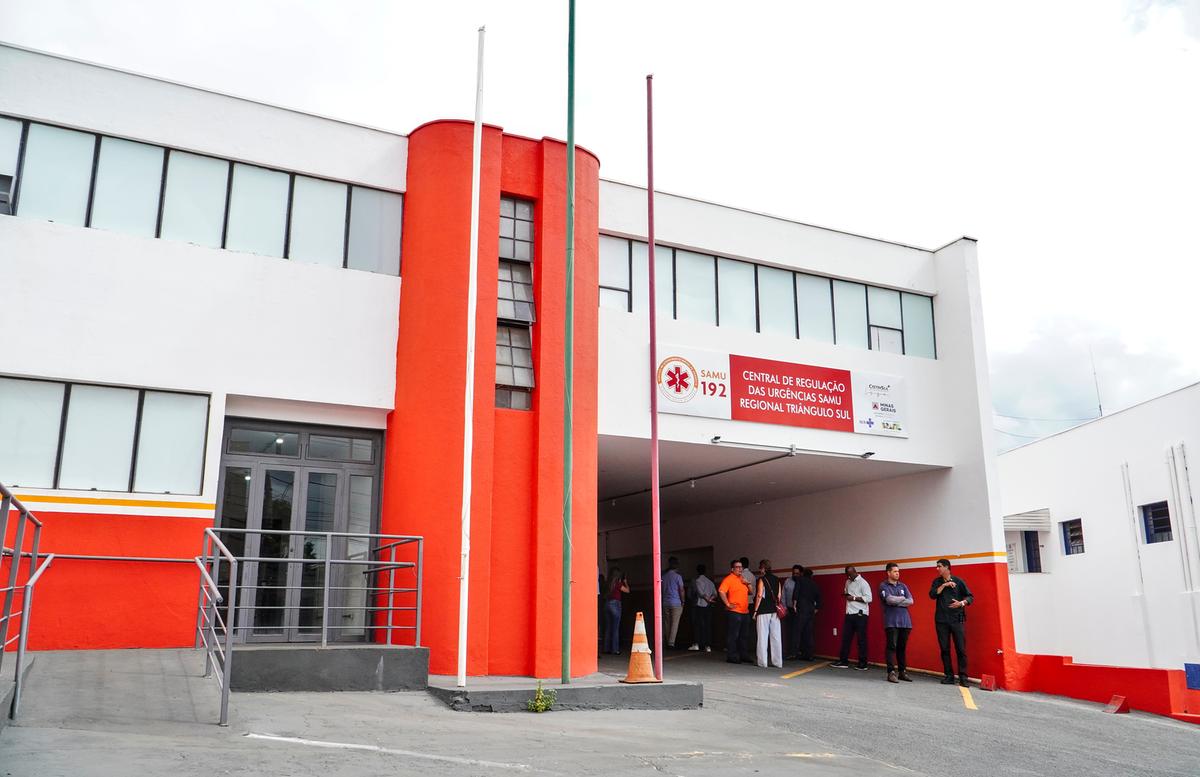 Sede da Central de Regulação do Samu Regional em Uberaba, que coordena os acionamentos das ambulâncias em todas as 17 bases (Foto/Divulgação)