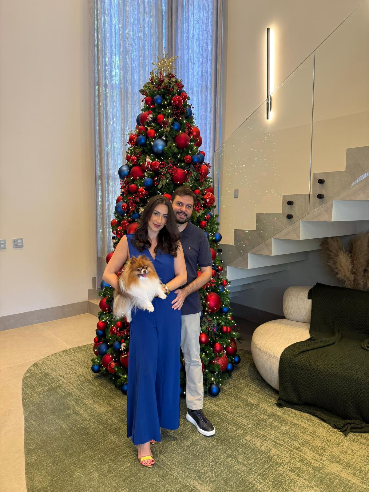 A magia do natal, da união e celebração em família tomou conta da coluna de hoje, para dar início a nossa sessão de cobertura natalina, o natal da família Bisinoto Garcia (Foto/Arquivo pessoal)