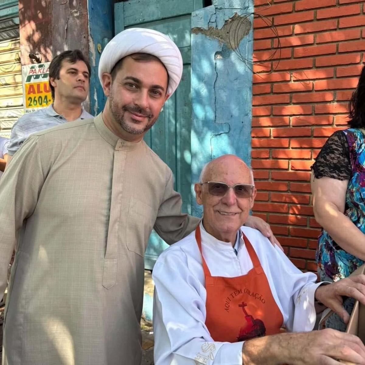 Sheikh Rodrigo Jalloul exibiu a celebração em sinal de fraternidade entre religiões (Foto/Instagram @rodrigo_jalloul/reprodução)