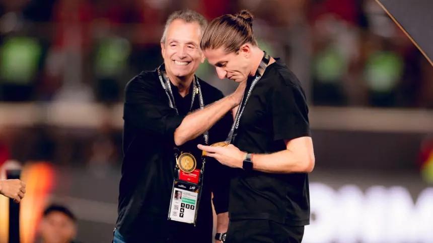 Do passado ao presente: jogo duro de Bap volta a travar acordo com Filipe Luiz (Foto/Adriano Fontes/Flamengo)