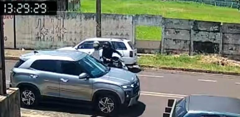 Ação foi filmada por câmeras de segurança (Foto/Reprodução)