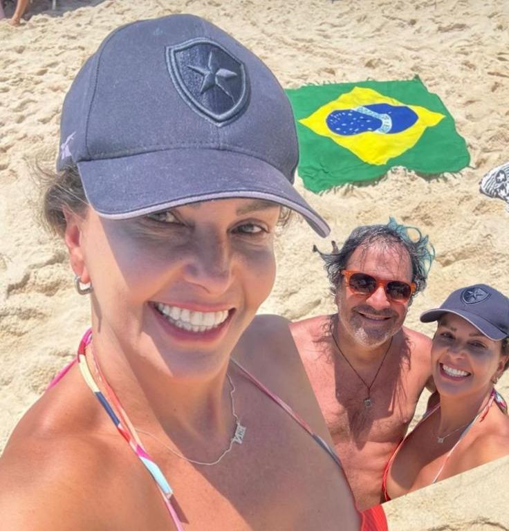 Esme Nasser cinquentou e escolheu as areias cariocas para comemorar seu aniversário em família (Foto/Arquivo pessoal)