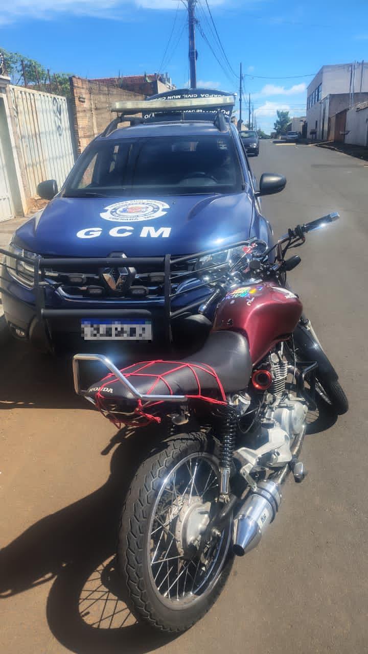 O motociclista apresentava sinais de embriaguez, segundo a Guarda Civil Municipal, mas recusou-se a realizar o teste do etilômetro. (Foto/Divulgação/GCM)