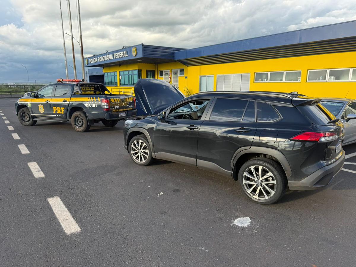 Após consulta aos sistemas, foi confirmado que o veículo original havia sido roubado no Rio de Janeiro em outubro de 2024. (Foto/Divulgação/PRF)