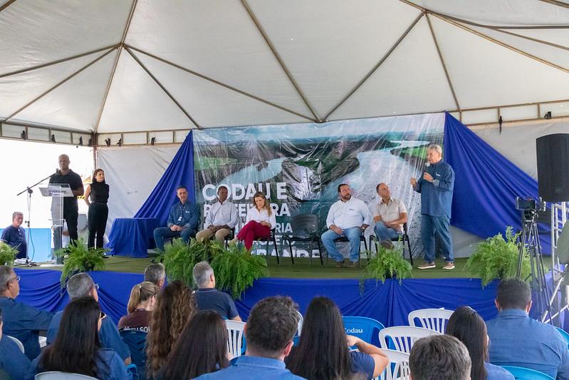 Evento de assinatura de ordem de serviço para perfuração de dois poços profundos foi realizado ontem no Recreio dos Bandeirantes (Foto/Divulgação)