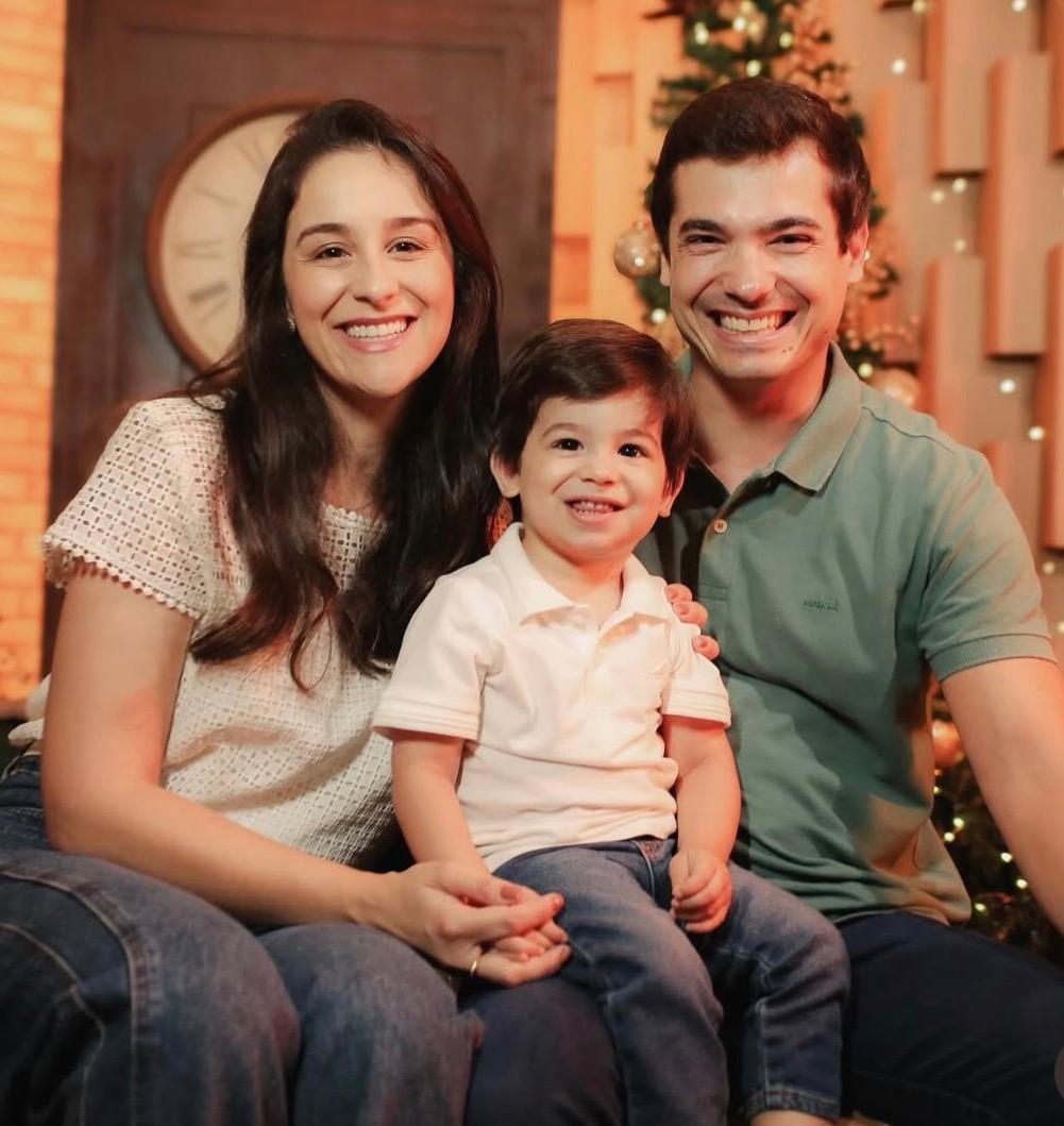 A linda família da Ranna Reis, Bento e Lucas comemoram a chegada do ano novo com muito amor e união! Muita paz e alegria na vida de você! (Foto/Reprodução)