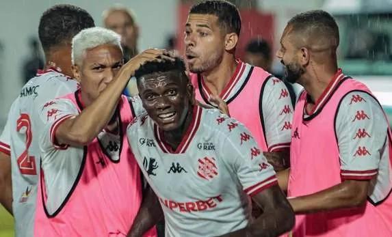 Bangu vence o flamengo e Garrinscha (isso mesmo) comanda a festa em Moça Bonita (Foto/Reprodução)