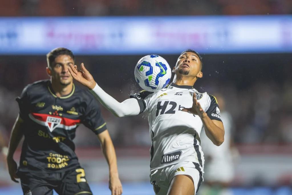 Rony aproveitou jogada ofensiva e marcou após duas tentativas dentro da área (Foto/Pedro Souza/CAM)