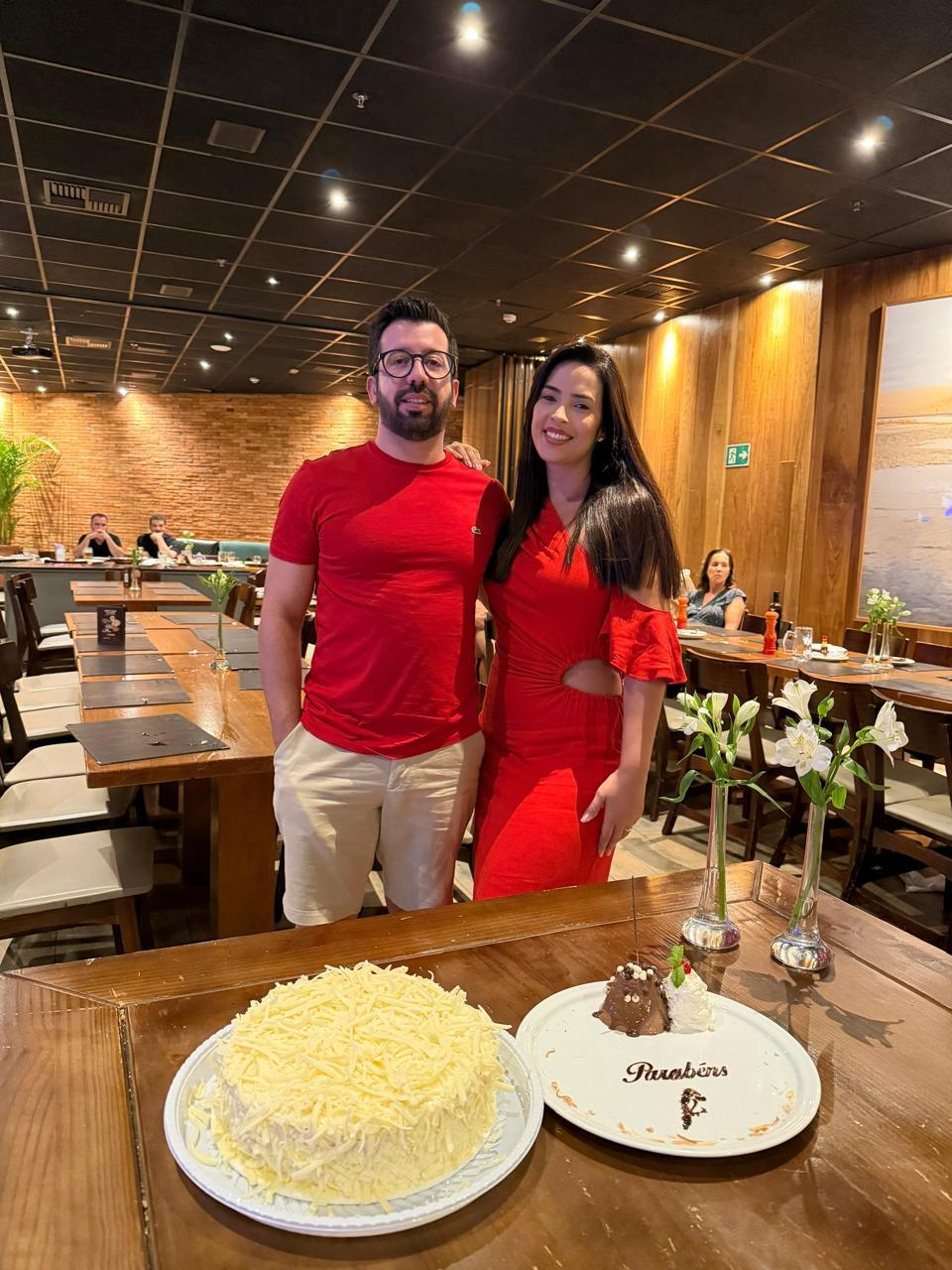 Parabéns para você! A querida Gabriela Ramos assoprou as velinhas ao lado de seu marido, Alberto Porto, no dia 11/01. Muitas felicidades, Gabi! (Foto/Reprodução)