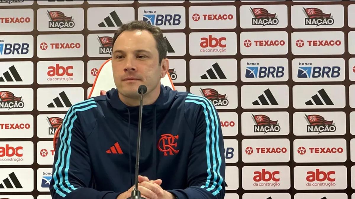 O técnico Bruno Pivetti (Flamengo) destacou o empenho dos jovens atletas utilizados no estadual e reforçou a confiança no grupo. (Foto/Lucas Bayer/Lance!)