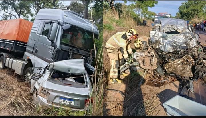 Grave colisão registrada na manhã de domingo (18), na BR-365, próximo ao posto de combustíveis Formoso, resultou na morte de um casal de Conceição das Alagoas após impacto frontal entre um Honda City e uma carreta bitrem (Foto/Divulgação)