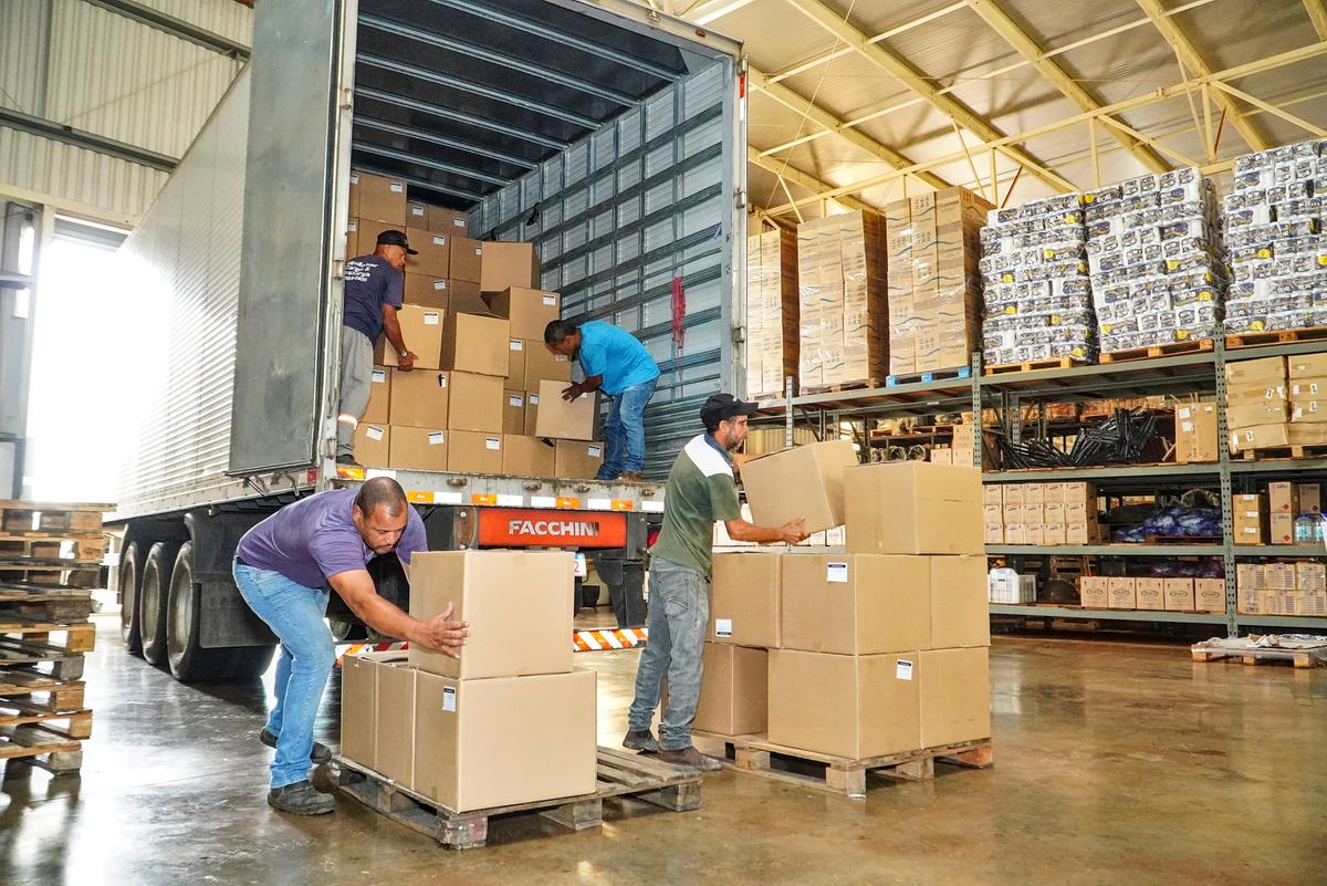 Segundo a Secretaria de Educação, o cronograma de recebimento segue de forma contínua e, a partir desta terça, será iniciada a distribuição para as unidades escolares (Foto/Divulgação)