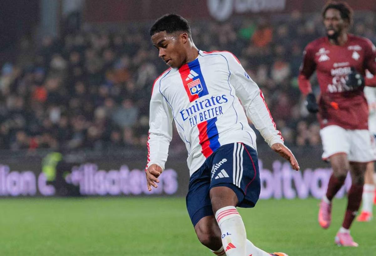 Com três gols, Endrick foi o destaque da vitória do Lyon sobre o Metz pelo Francês (Foto/Divulgação/@OL via X)