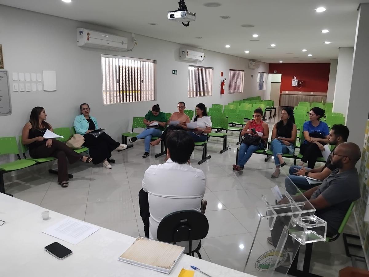 Comissão de assistentes sociais se reuniu com a direção do Sindicato dos Servidores Públicos de Uberaba para tratar da questão de diferença remuneratória dentro da mesma categoria. (Foto/Divulgação)