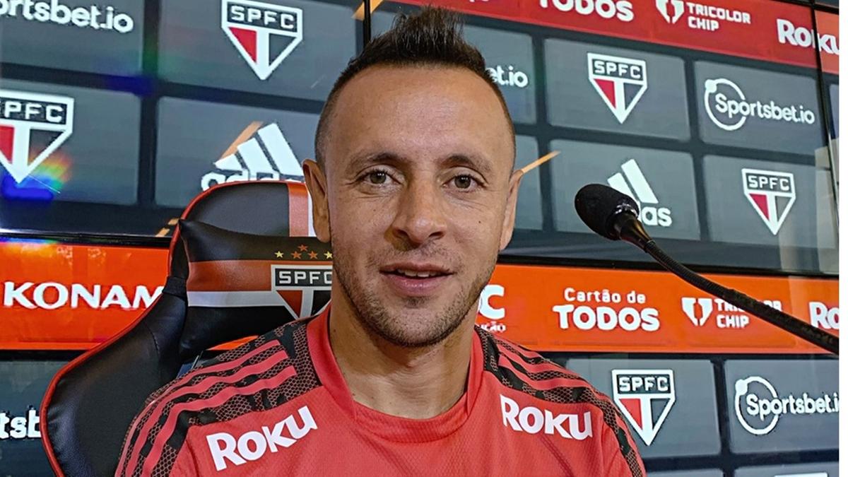 Ex-lateral assume cargo de gerente de futebol e cobra mudança de mentalidade no clube (Foto/Instagram SPFC)