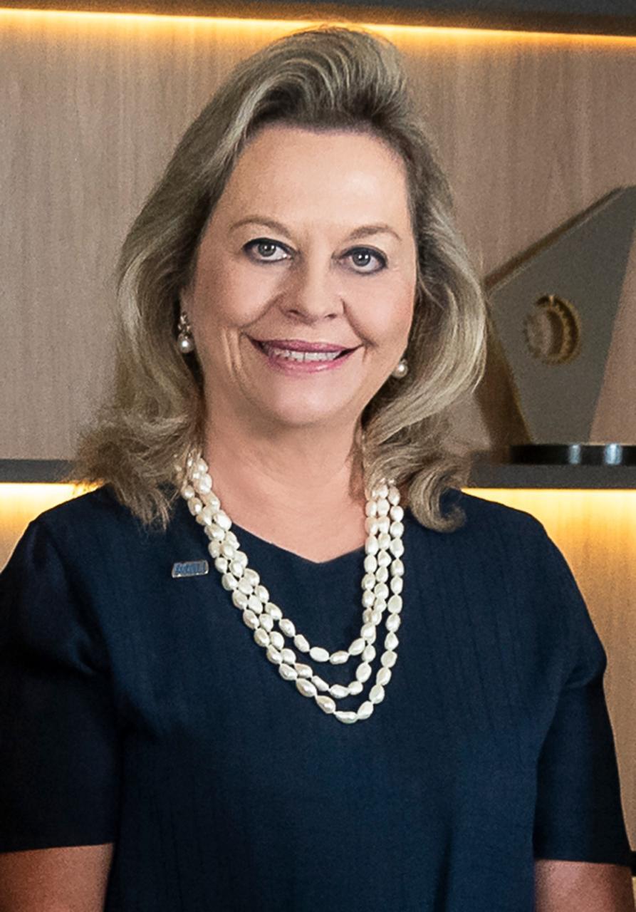 Lídia Prata tomou posse na segunda-feira para seu novo mandato à frente da ACIU. Reeleita para os próximos dois anos, ela é sinônimo de competência e dinamismo, e promete um novo tempo para a entidade, que não para de crescer em associados e em ações pelo desenvolvimento econômico de Uberaba e região. (Foto/Arquivo pessoal)