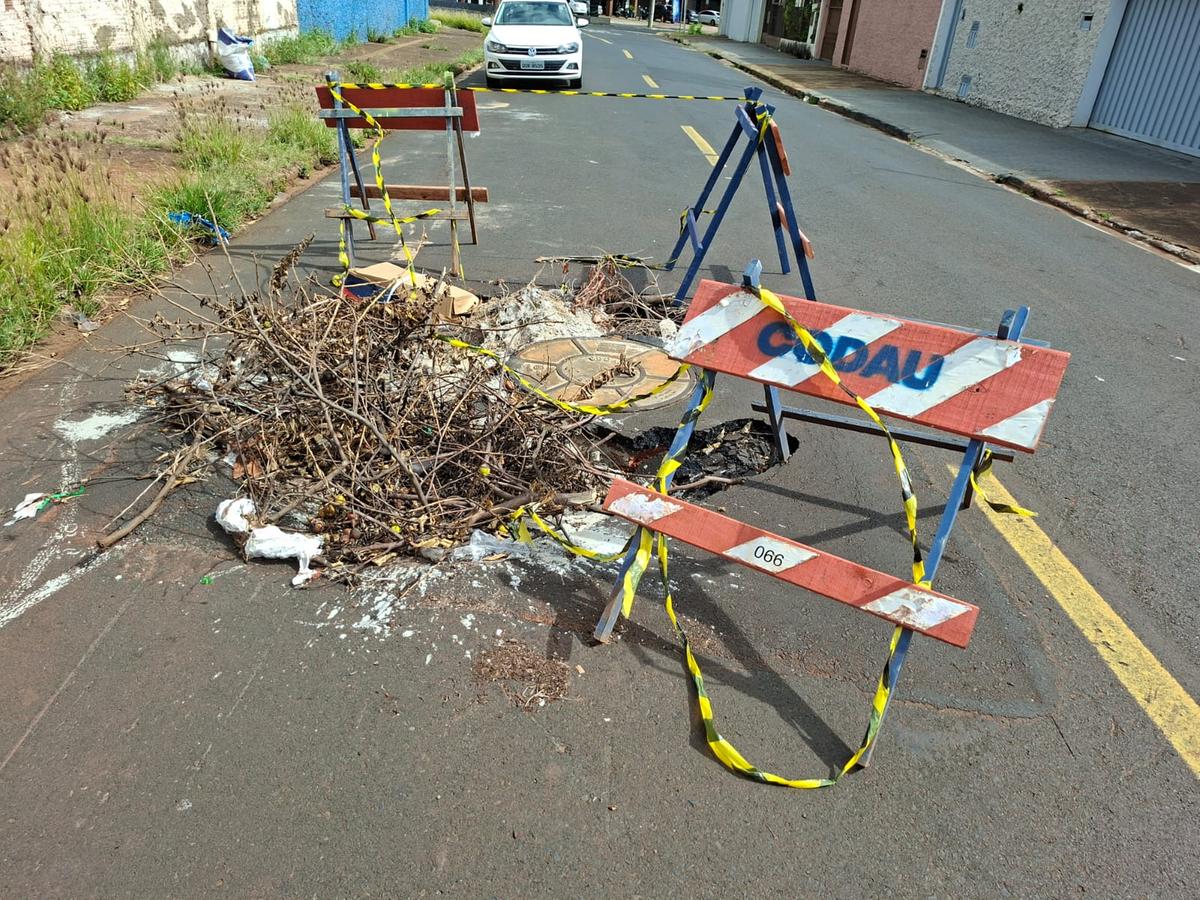 Situação estaria da mesma forma há mais de um mês, segundo morador das proximidades (Foto/Divulgação)