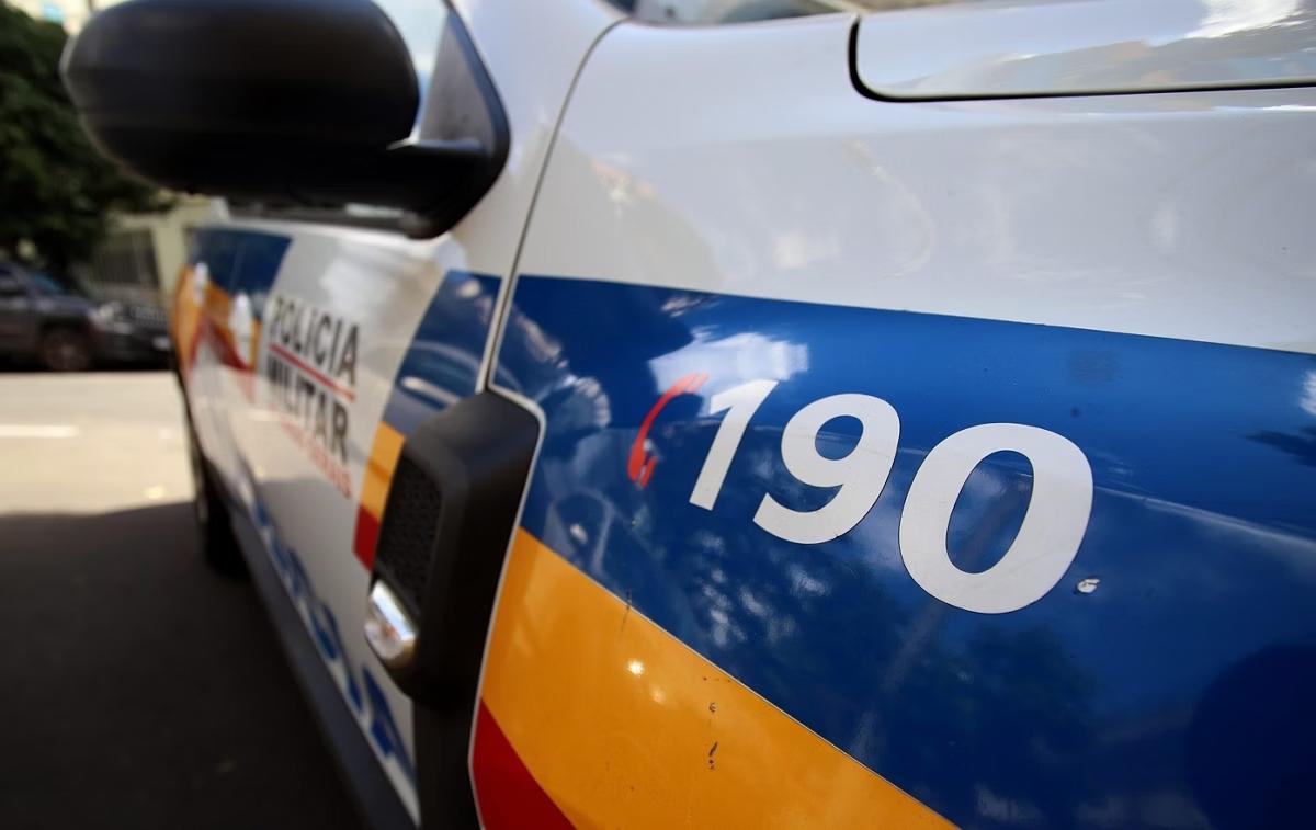 Polícia Militar precisou imobilizar o suspeito, que apresentou resistência ao ser preso (Foto/Divulgação Alex de Jesus/O Tempo)